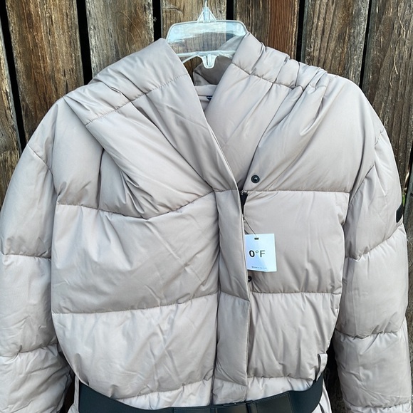 DKNY Tan Puffer Coat Nwt Tan Hood Belted Long Jacket Faux Down Water Resistant - Picture 2 of 9